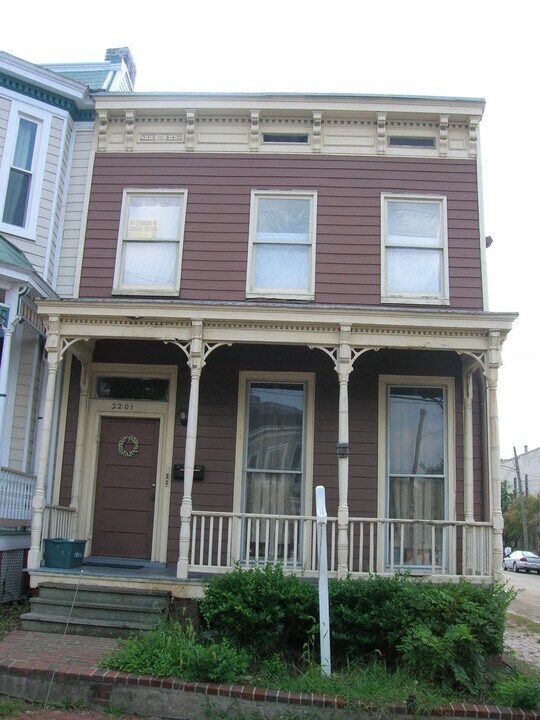2201 E Marshall St in Richmond, VA - Building Photo