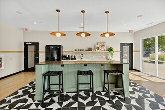 The Hamptons in Rockford, IL - Building Photo - Building Photo