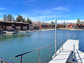 439 Ala Wai Blvd in South Lake Tahoe, CA - Foto de edificio - Building Photo