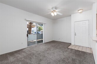 5650 E Sahara Ave in Las Vegas, NV - Building Photo - Building Photo