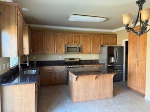 2810 Orly Ct in Lincoln, CA - Building Photo - Building Photo