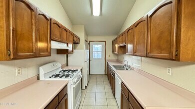 10960 Delafield Dr in El Paso, TX - Building Photo - Building Photo