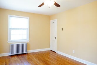 812 Greenwood Cir in Takoma Park, MD - Building Photo - Building Photo