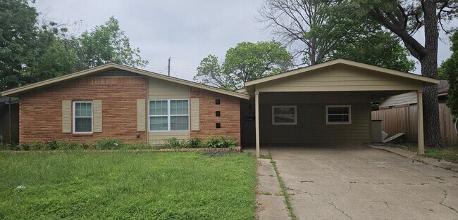 property at 3105 Dartmouth Dr
