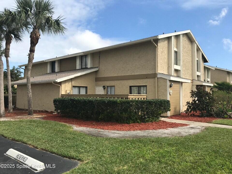1000 Abada Ct NE in Palm Bay, FL - Building Photo