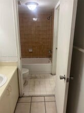 556 NW 114th Ave in Miami, FL - Building Photo - Building Photo