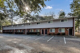 815 Raleigh St in West Columbia, SC - Building Photo