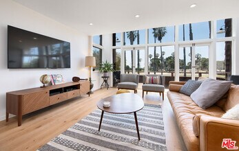 6623 Esplanade in Venice, CA - Building Photo - Building Photo