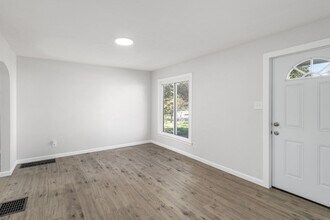 1961 Dartmouth Ave in Columbus, OH - Foto de edificio - Building Photo