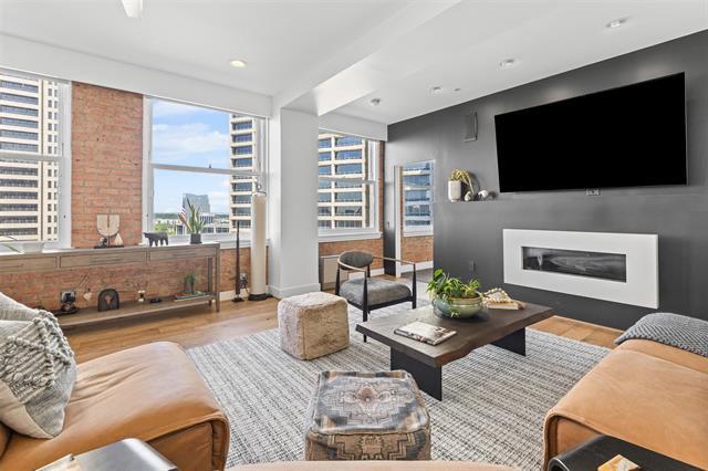 property at 411 W 7th St