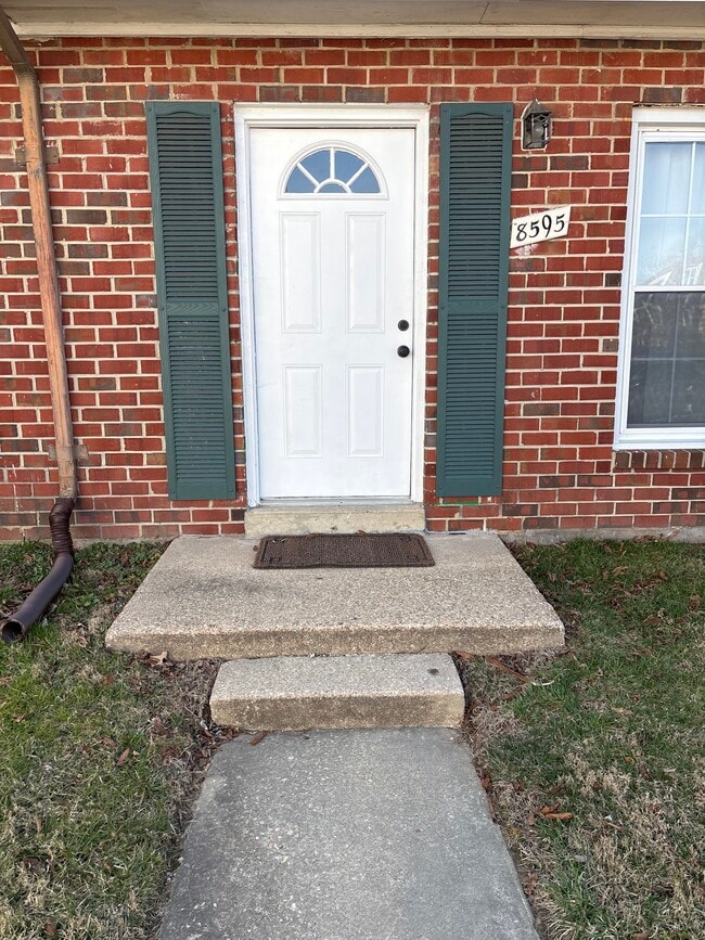 8595 Pioneer Dr in Severn, MD - Building Photo - Building Photo
