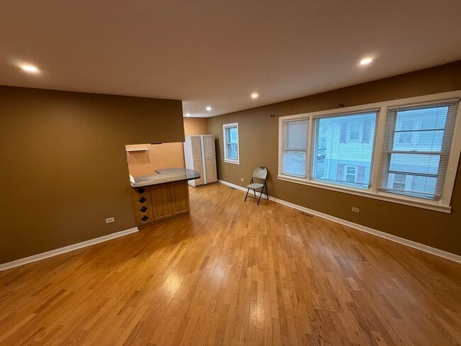 9426 Kelvin Ln in Schiller Park, IL - Building Photo - Building Photo