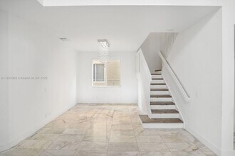 1126 Golden Cane Dr in Weston, FL - Building Photo - Building Photo