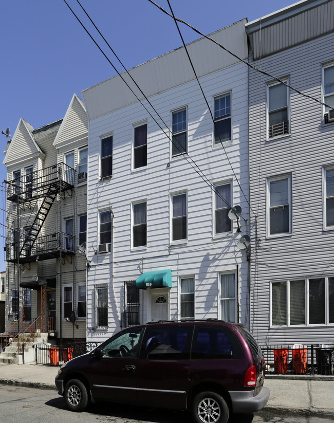 514 11th St in Union City, NJ - Building Photo - Building Photo