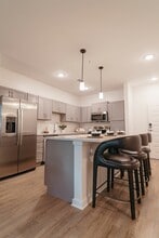 Livano Grand National in Orlando, FL - Foto de edificio - Building Photo