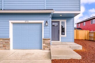 270-272 Gwinn Street E in Monmouth, OR - Building Photo - Building Photo