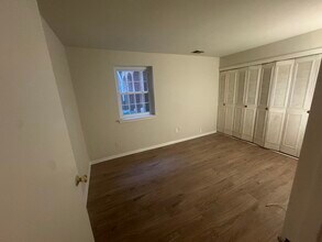 4000 Gypsy Ln in Philadelphia, PA - Building Photo - Building Photo