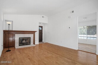5532 Las Virgenes Rd in Calabasas, CA - Building Photo - Building Photo