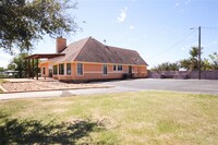 535 Upper Elgin River Rd in Elgin, TX - Building Photo - Building Photo