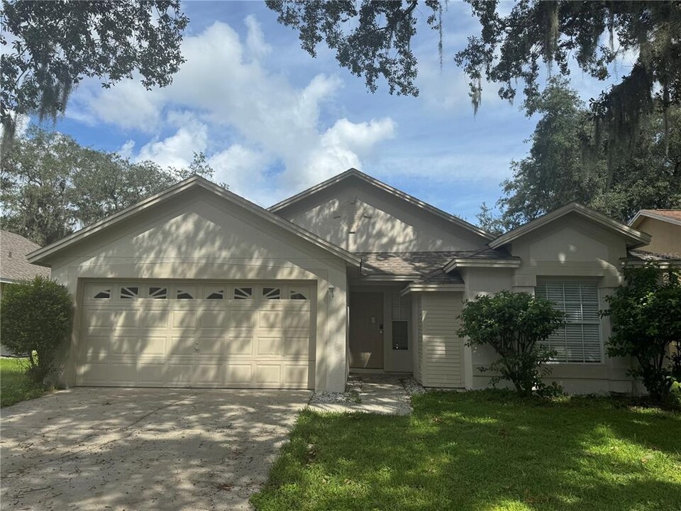 2526 Gotham Way in Valrico, FL - Building Photo