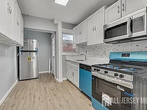 620 Somerset St in New Brunswick, NJ - Building Photo - Building Photo