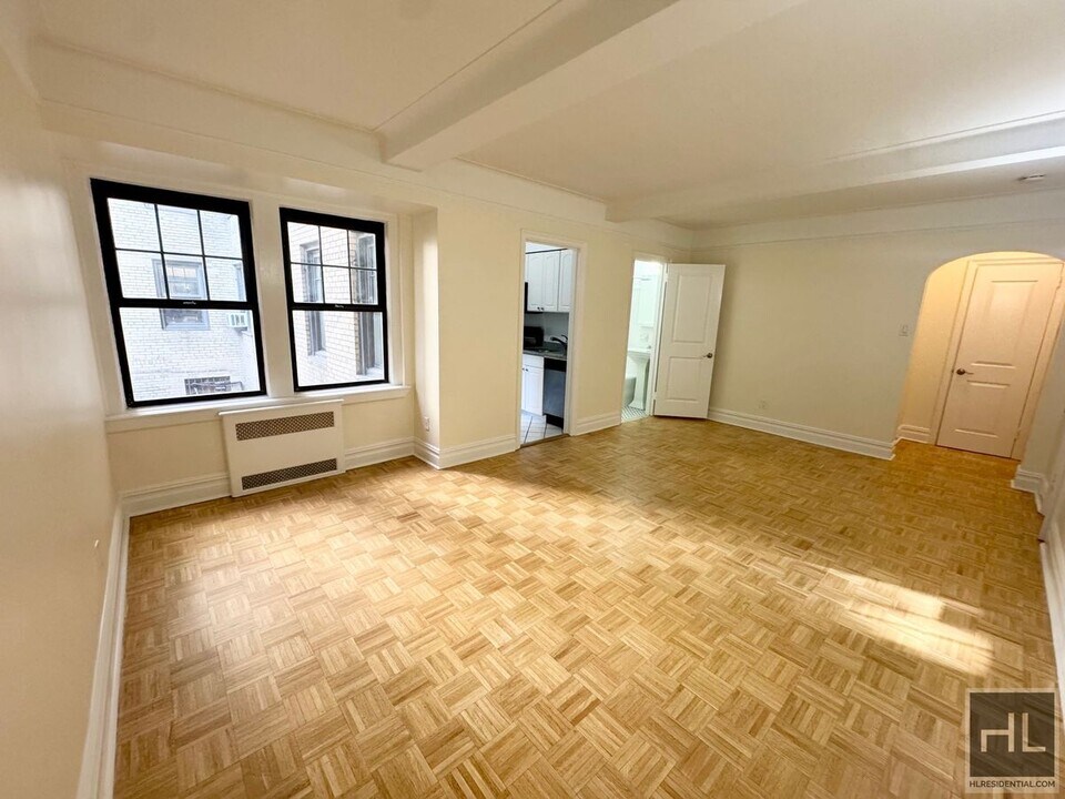 Christopher Street in New York, NY - Building Photo