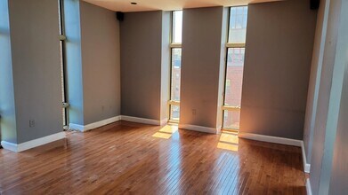 2 Clarendon St, Unit 501 in Boston, MA - Building Photo - Building Photo