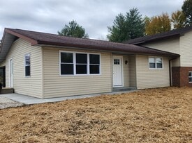 515 Park St in Loogootee, IN - Building Photo