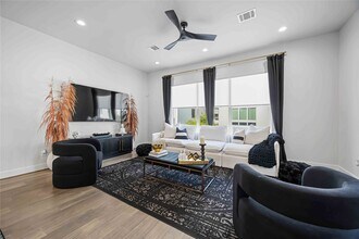 3018 Markle Dr in Houston, TX - Building Photo - Building Photo