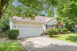 2017 Henniker St in Apex, NC - Building Photo - Building Photo