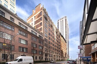 220-232 E Walton Plz in Chicago, IL - Building Photo - Building Photo