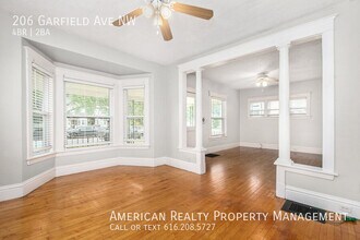 206 Garfield Ave NW in Grand Rapids, MI - Building Photo - Building Photo