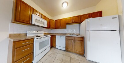 1121 Commonwealth Ave, Unit 8 in Boston, MA - Foto de edificio - Building Photo