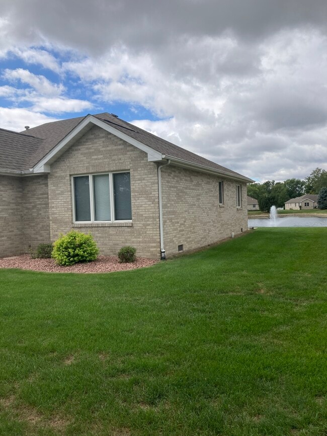 412 11th Cir SE, Unit Iron Lake Estates in Demotte, IN - Building Photo - Building Photo