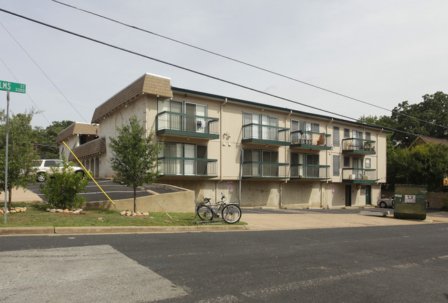 Villa Arcos in Austin, TX - Foto de edificio - Building Photo