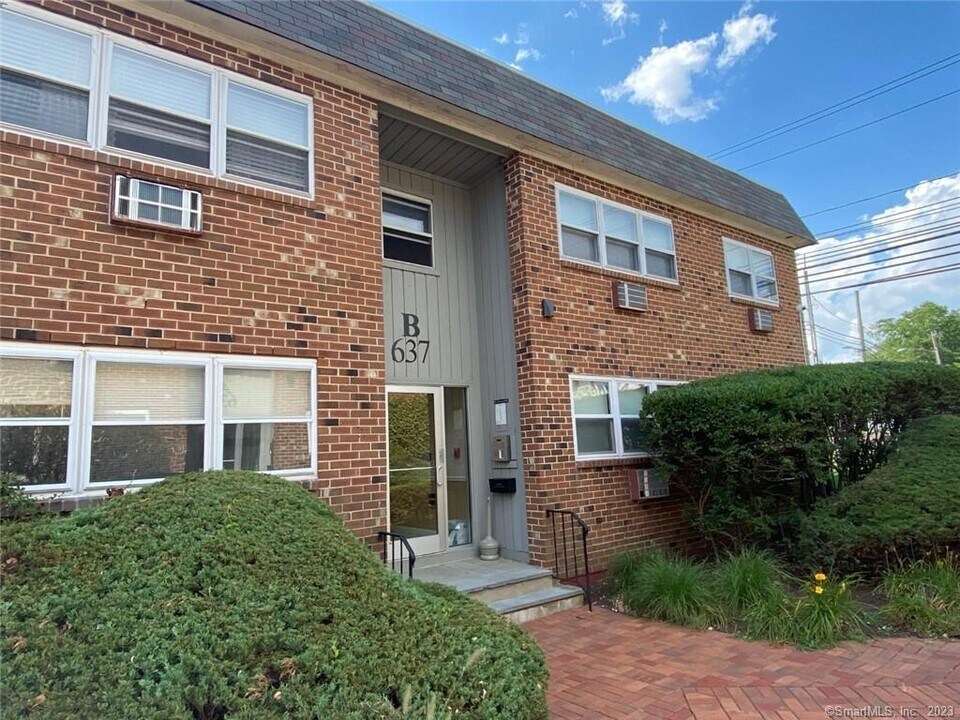 637 Cove Rd in Stamford, CT - Building Photo