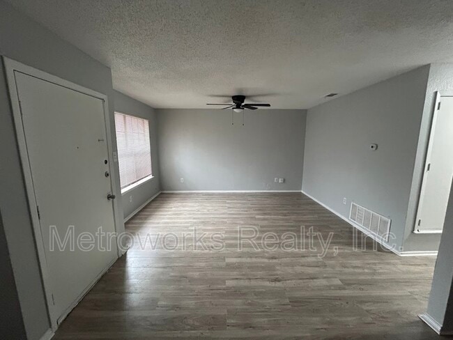 109 Pine Meadow Dr in Kennedale, TX - Building Photo - Building Photo