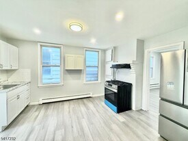 46 Hawkins St in Newark, NJ - Building Photo