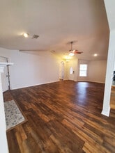 1516 Oakhill Rd in Gulf Breeze, FL - Foto de edificio - Building Photo