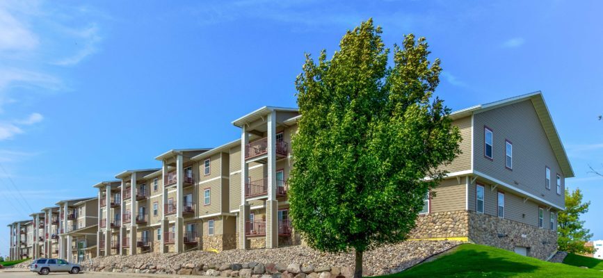 4600 S Washington St, Unit 101 in Grand Forks, ND - Building Photo