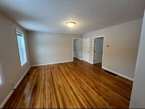 265 Dunstable Rd in Tyngsboro, MA - Building Photo - Building Photo