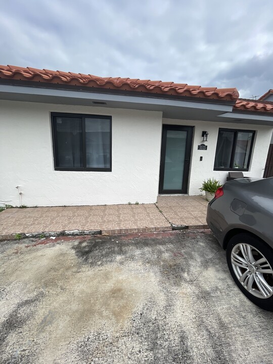 5515 W 27th Ln in Hialeah, FL - Building Photo