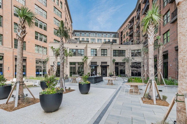 Cormac in Charleston, SC - Foto de edificio - Building Photo