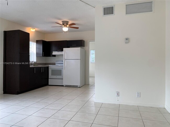 4140 Woodside Dr in Coral Springs, FL - Building Photo - Building Photo