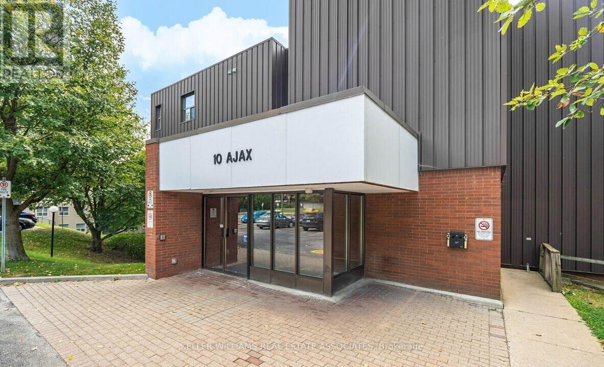 10-210 Ajax St in Guelph, ON - Building Photo