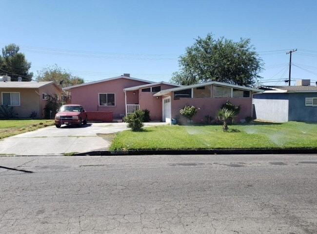 property at 44015 Heaton Ave