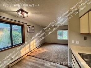 425 S Thompson Ave in Sioux Falls, SD - Building Photo - Building Photo