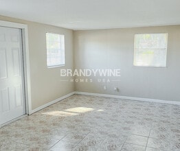 5711 N 43rd St in Tampa, FL - Building Photo - Building Photo