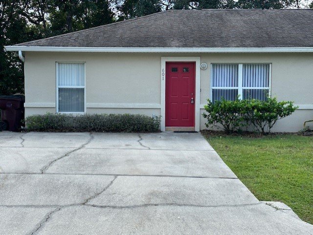 601 5th St in St. Cloud, FL - Building Photo