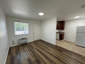 600 Las Palmas Ave in Sacramento, CA - Building Photo - Building Photo